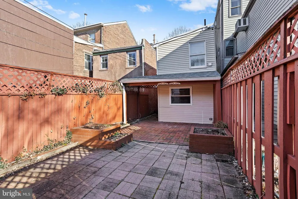 249 MERCER STREET Trenton, NJ 08611