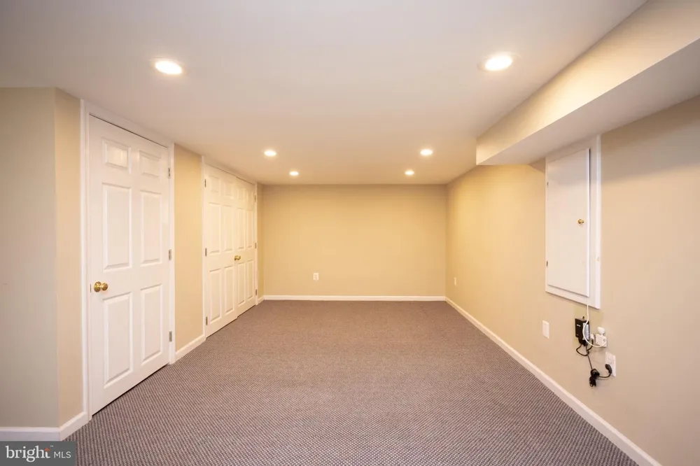 2104 STEUBEN WAY Silver Spring, MD 20905