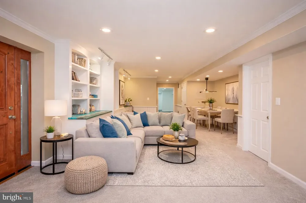 2104 STEUBEN WAY Silver Spring, MD 20905
