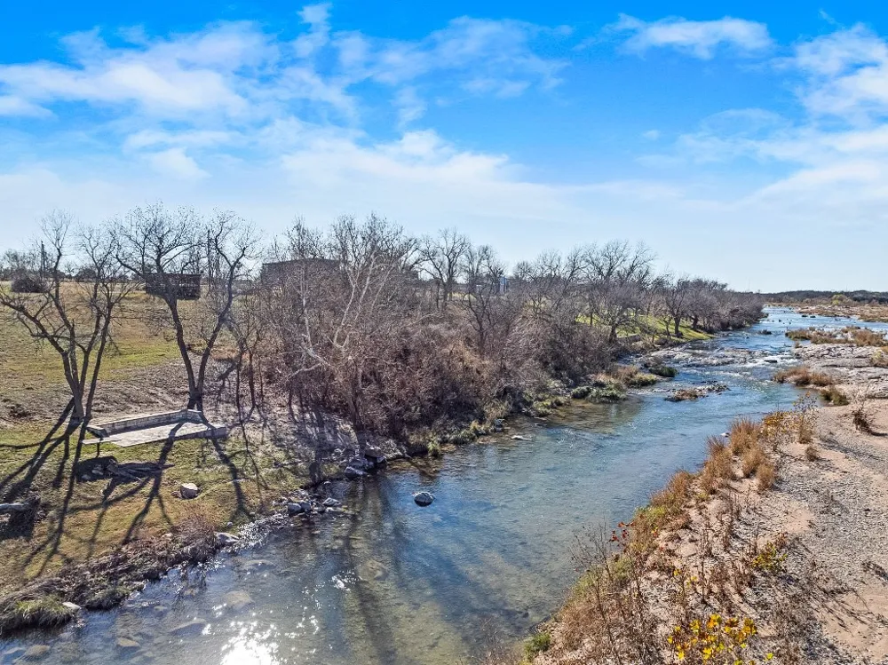 247 Diamond Cross Drive Llano, TX 78643