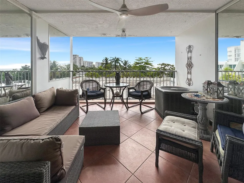 6165 AVE. ISLA VERDE #369 Carolina, PR 00979