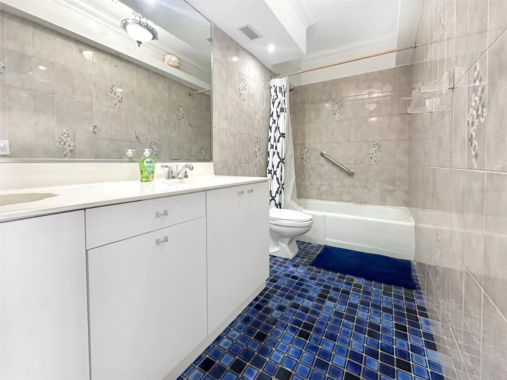 6165 AVE. ISLA VERDE #369 Carolina, PR 00979