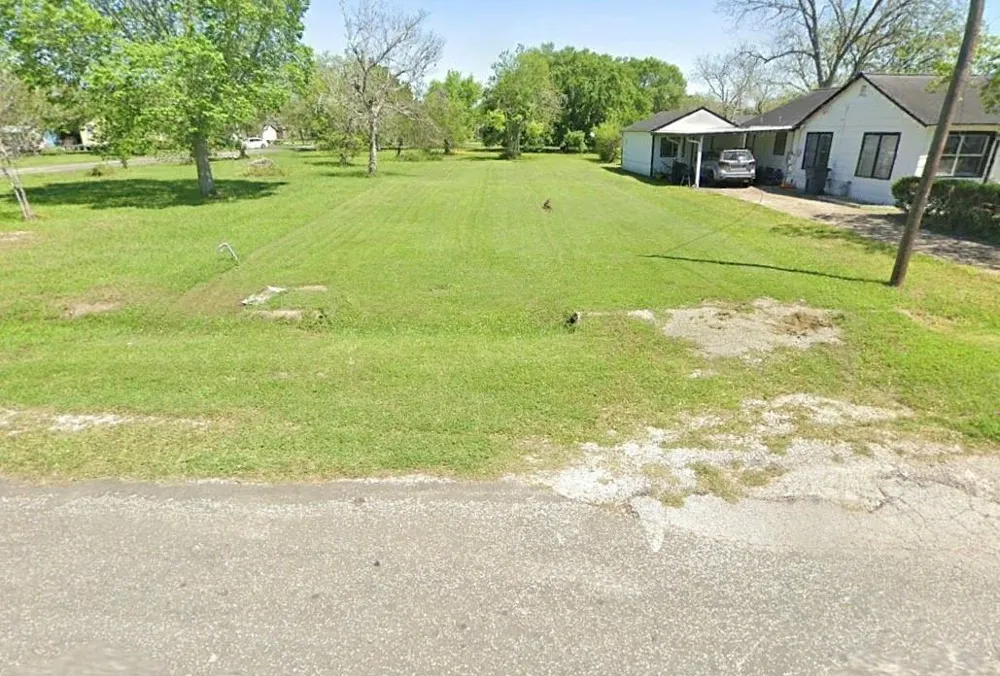 2805 Sims Avenue Bay City, TX 77414