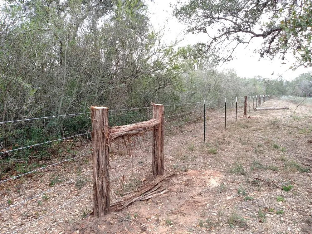 251 Lefty Lane Lane Goliad, TX 77963