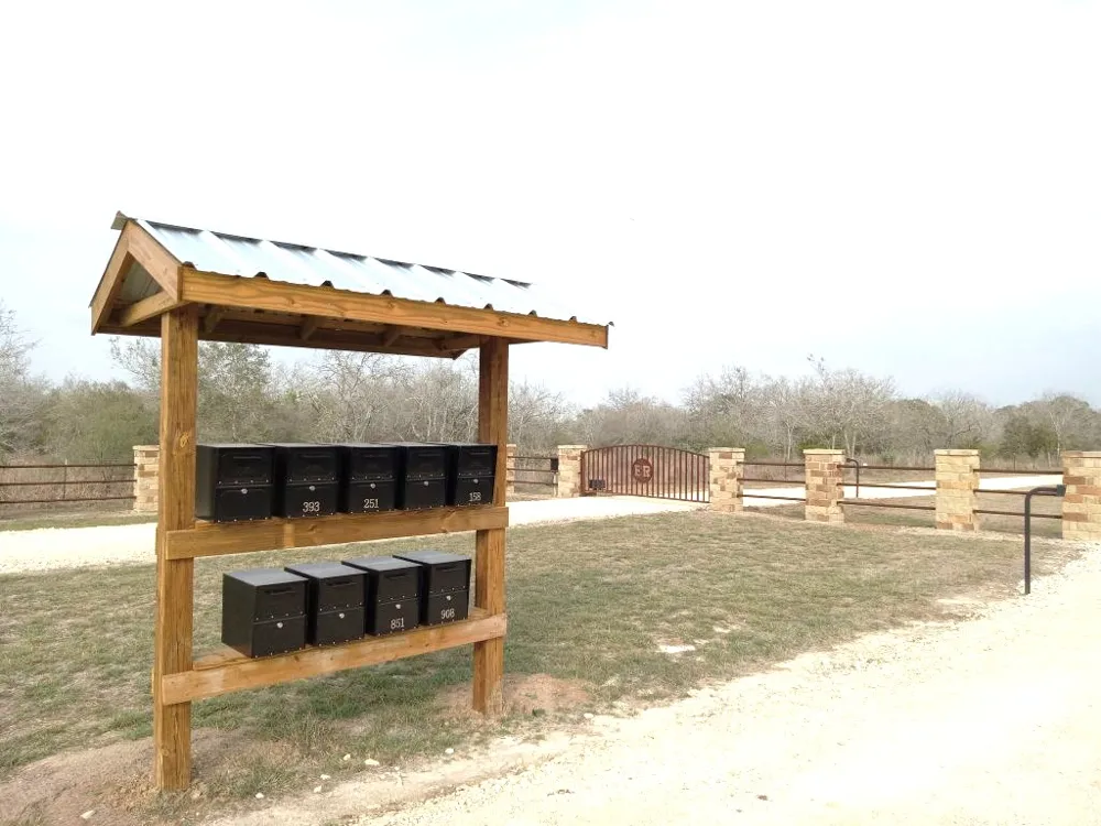 251 Lefty Lane Lane Goliad, TX 77963