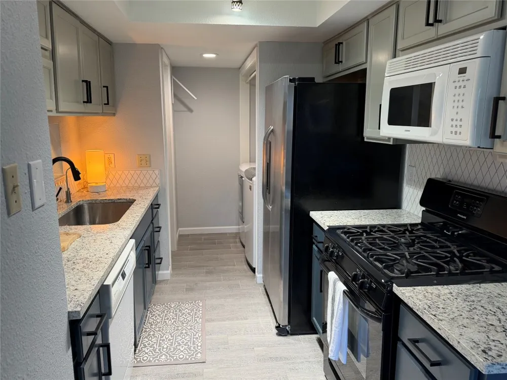 11301 Jollyville Road #B3 Austin, TX 78759