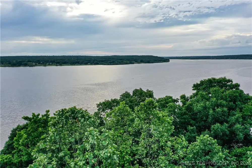 64004 E 222nd Road Wyandotte, OK 74370