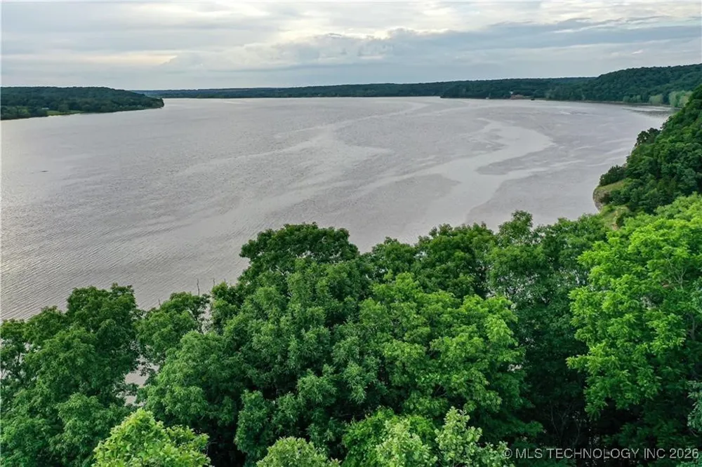64004 E 222nd Road Wyandotte, OK 74370