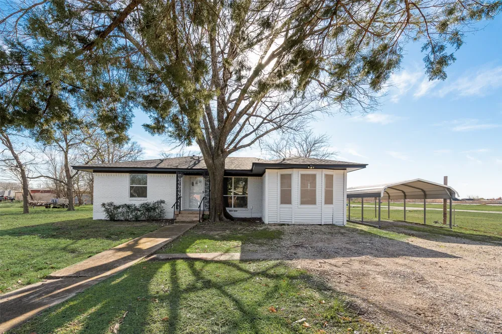 101 E Marshall Street Palmer, TX 75152