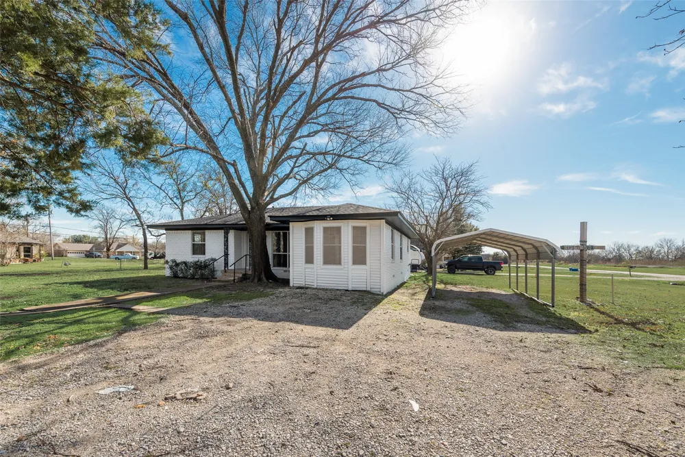 101 E Marshall Street Palmer, TX 75152
