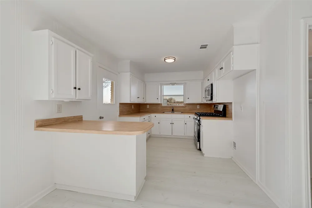 101 E Marshall Street Palmer, TX 75152