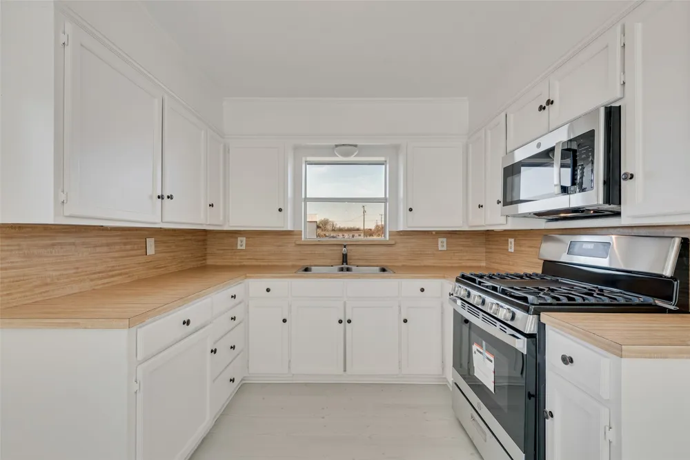 101 E Marshall Street Palmer, TX 75152