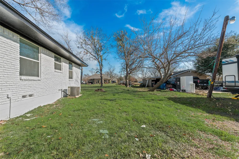 101 E Marshall Street Palmer, TX 75152