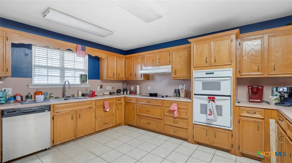 180 Oak Terrace Seguin, TX 78155