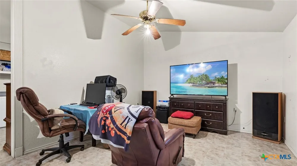 180 Oak Terrace Seguin, TX 78155