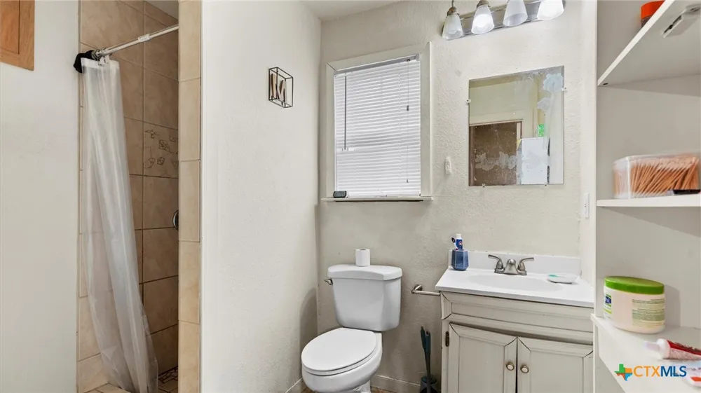 180 Oak Terrace Seguin, TX 78155