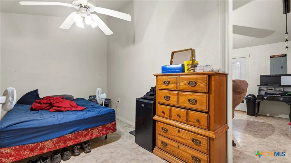 180 Oak Terrace Seguin, TX 78155