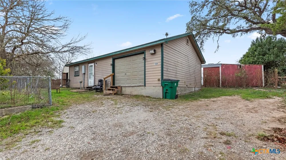 180 Oak Terrace Seguin, TX 78155