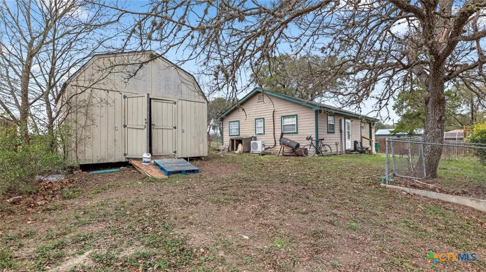 180 Oak Terrace Seguin, TX 78155