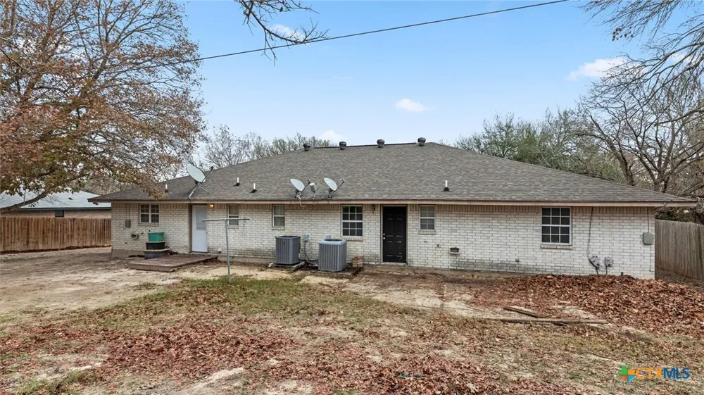 180 Oak Terrace Seguin, TX 78155