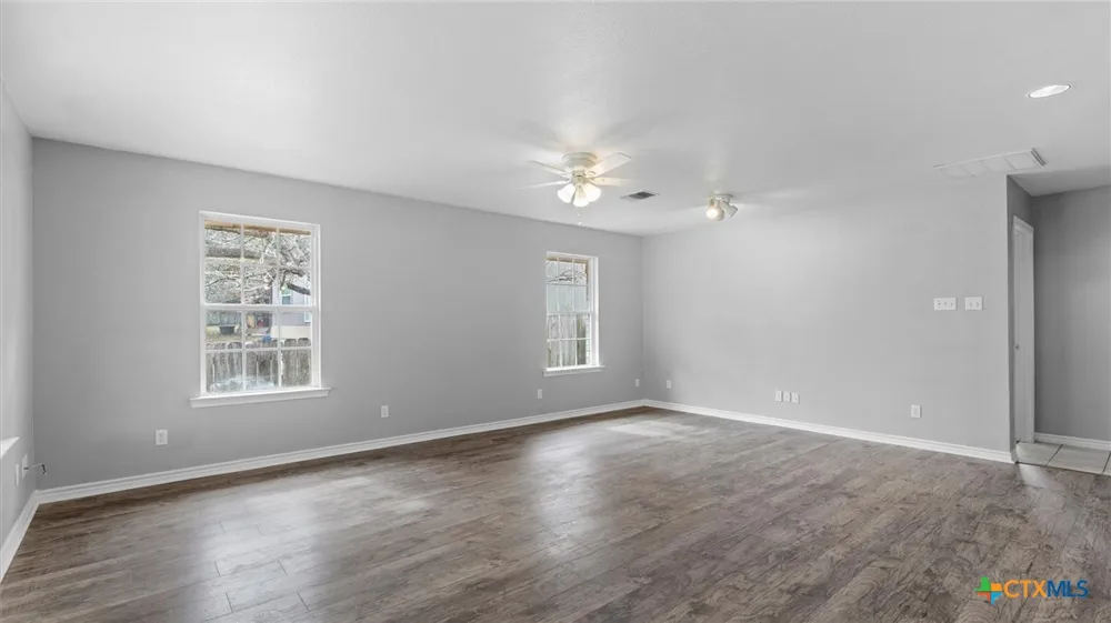 180 Oak Terrace Seguin, TX 78155
