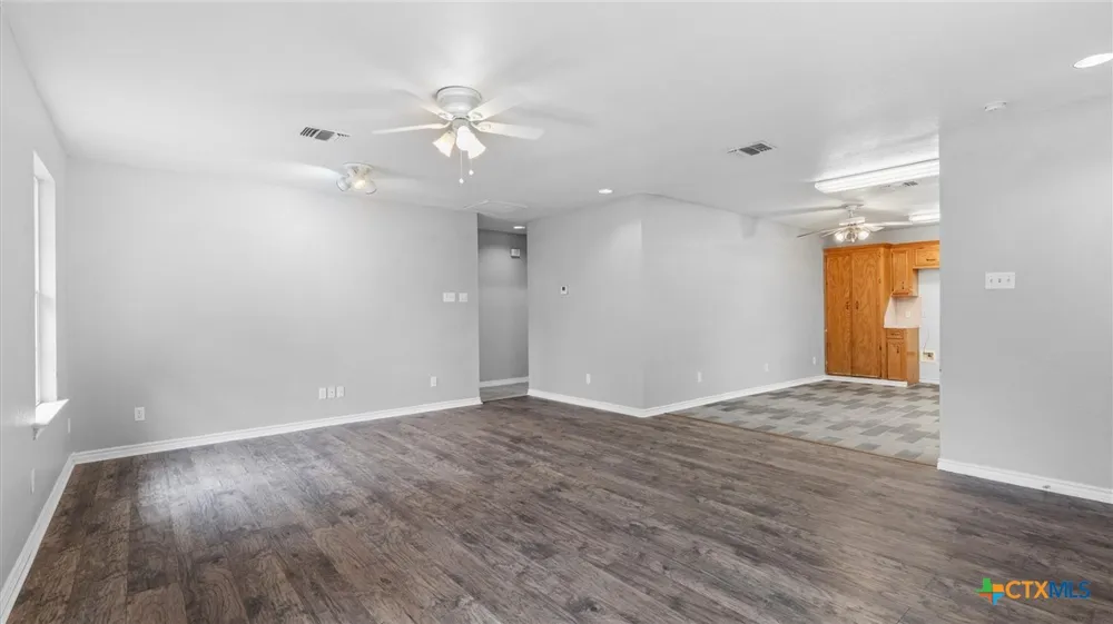 180 Oak Terrace Seguin, TX 78155