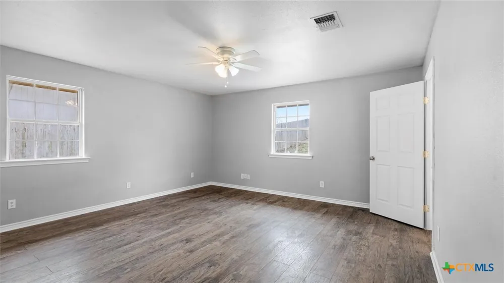 180 Oak Terrace Seguin, TX 78155