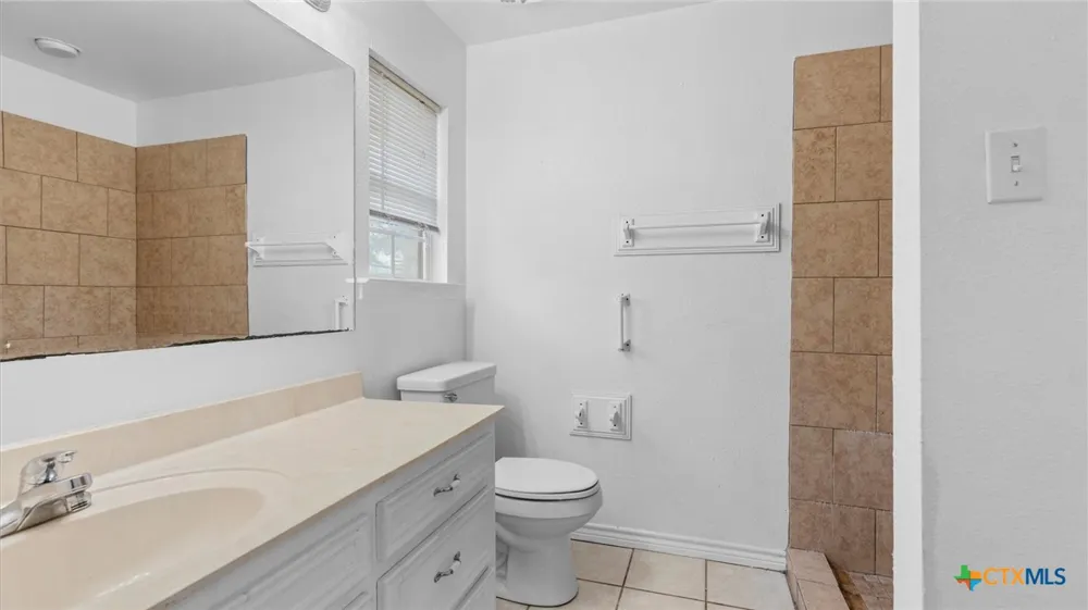 180 Oak Terrace Seguin, TX 78155