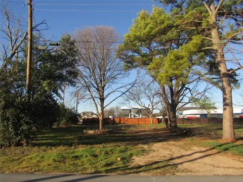405 E Boyd Avenue