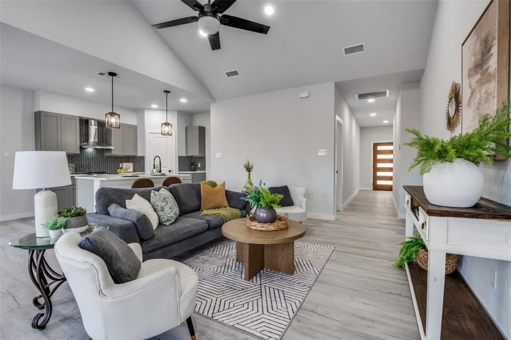420 Kelly Lane Seven Points, TX 75143