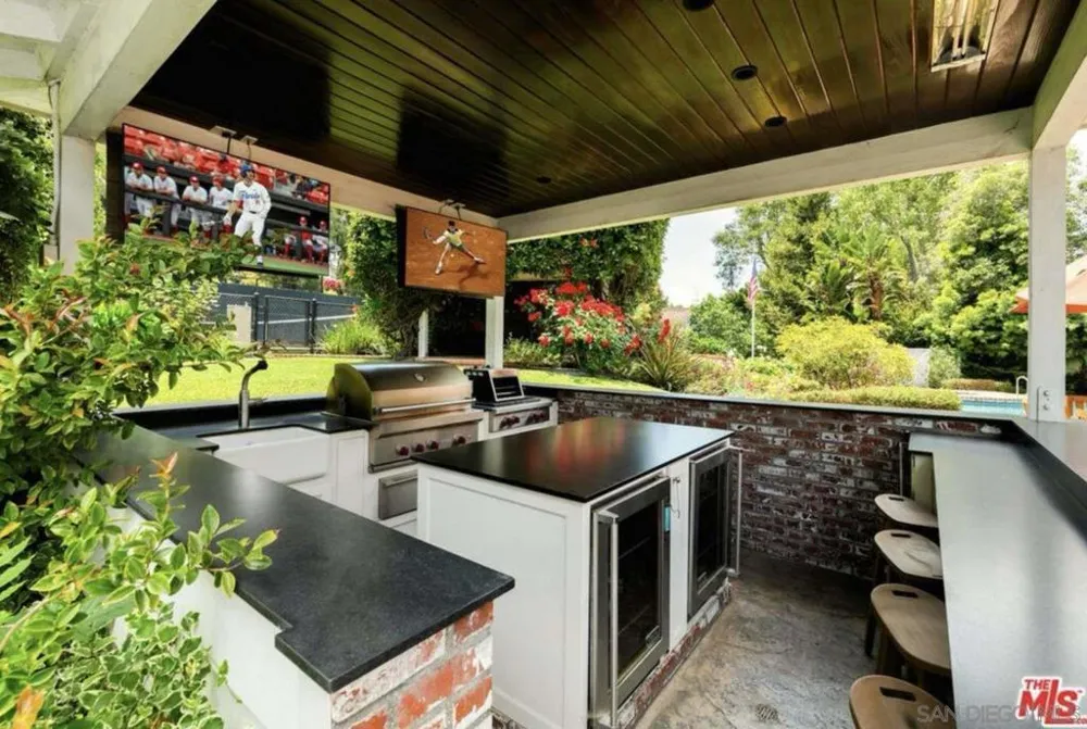 17 Eastfield Dr Rolling Hills, CA 90274