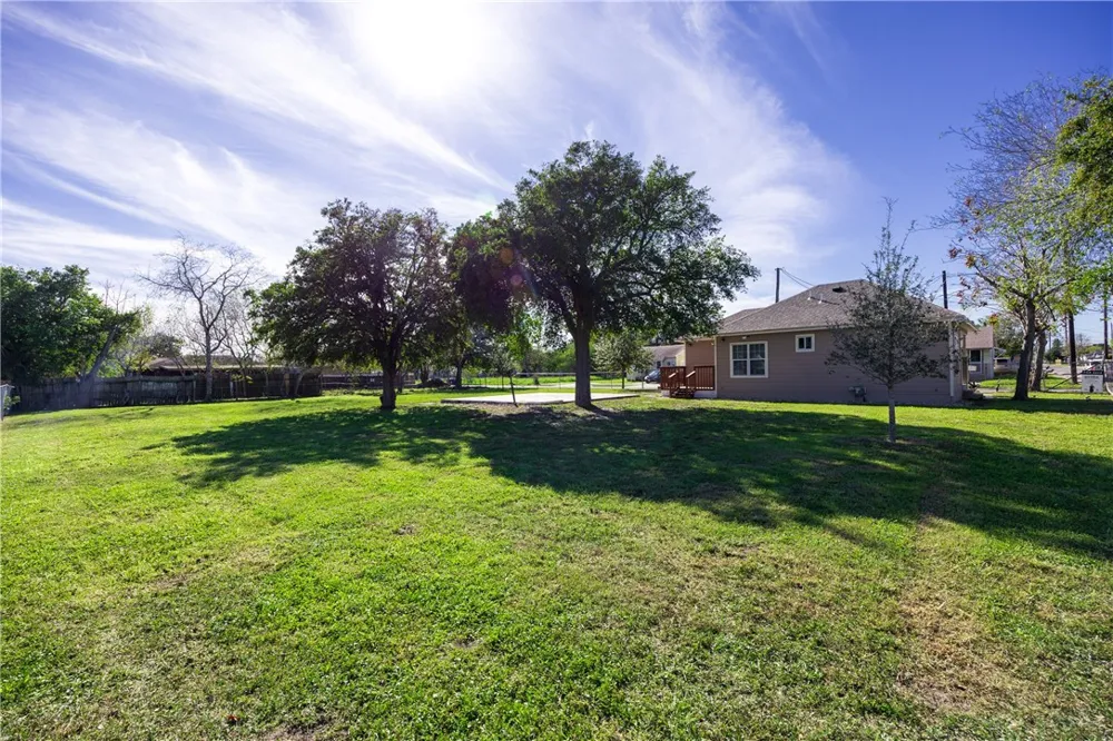 2407 Mary Street Corpus Christi, TX 78405