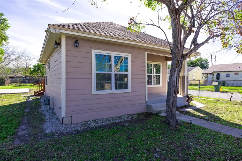 2407 Mary Street Corpus Christi, TX 78405