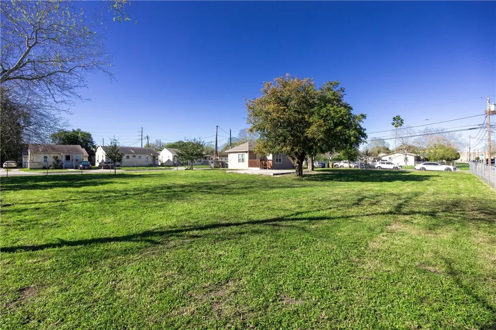 2407 Mary Street Corpus Christi, TX 78405