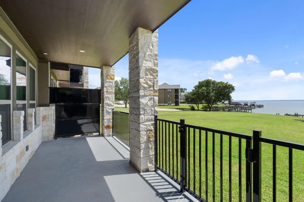 2112 Fm 3186 #D2 Onalaska, TX 77360