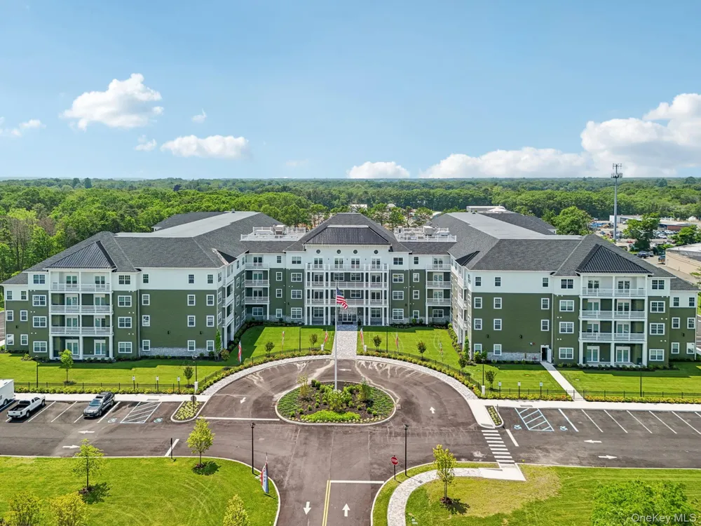 4180 Sunrise Highway Oakdale, NY 11716