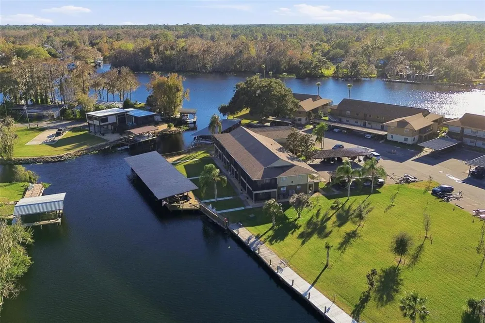 1640 JUNO TRAIL #101H Astor, FL 32102