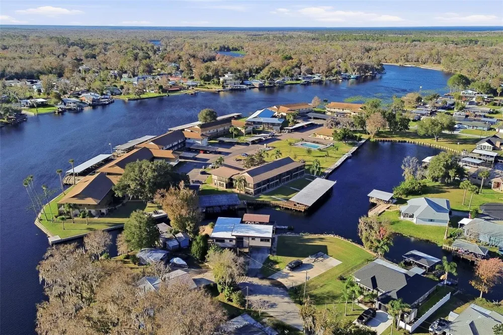 1640 JUNO TRAIL #101H Astor, FL 32102