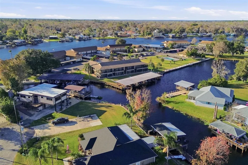 1640 JUNO TRAIL #101H Astor, FL 32102