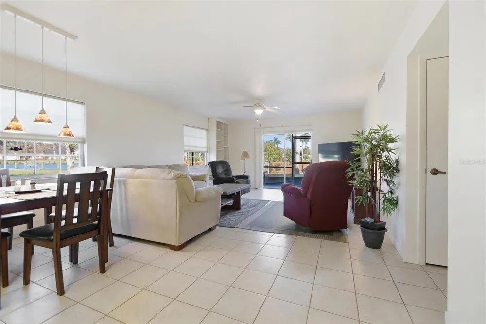 1640 JUNO TRAIL #101H Astor, FL 32102