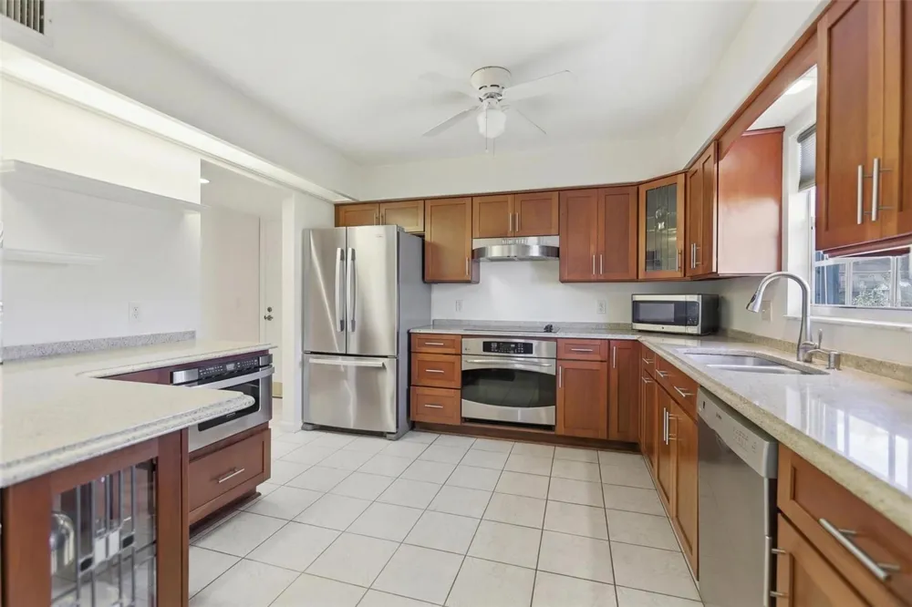 1640 JUNO TRAIL #101H Astor, FL 32102