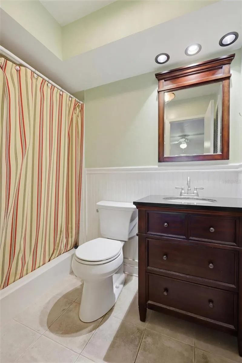 1640 JUNO TRAIL #101H Astor, FL 32102