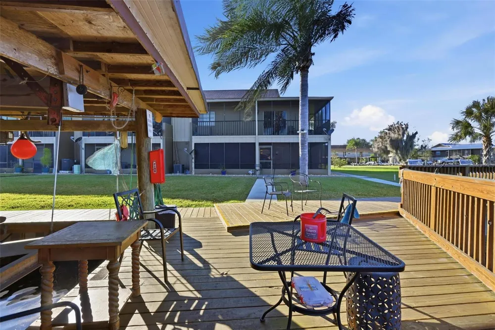 1640 JUNO TRAIL #101H Astor, FL 32102