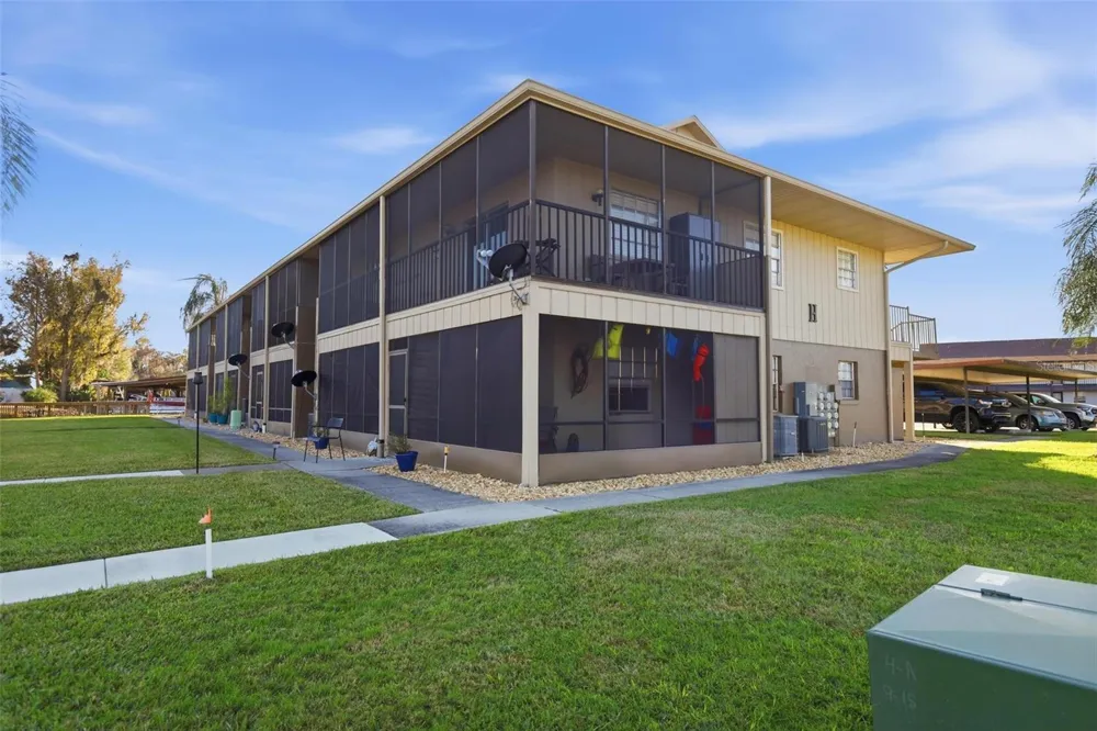 1640 JUNO TRAIL #101H Astor, FL 32102