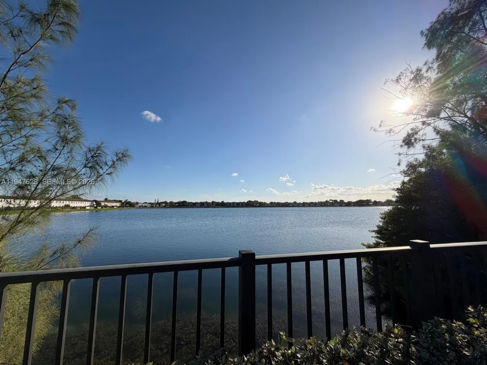 909 NE 211th St Miami, FL 33179