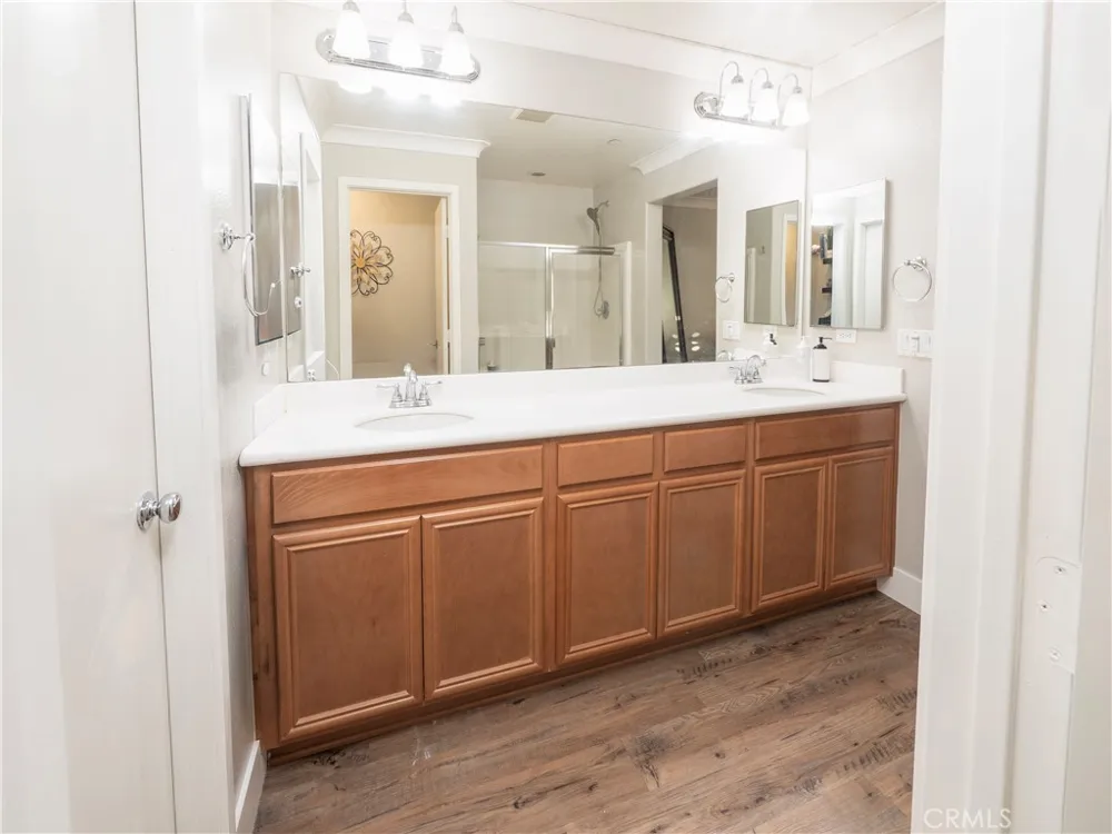 15723 Parkhouse Fontana, CA 92336