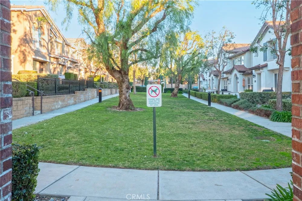 15723 Parkhouse Fontana, CA 92336