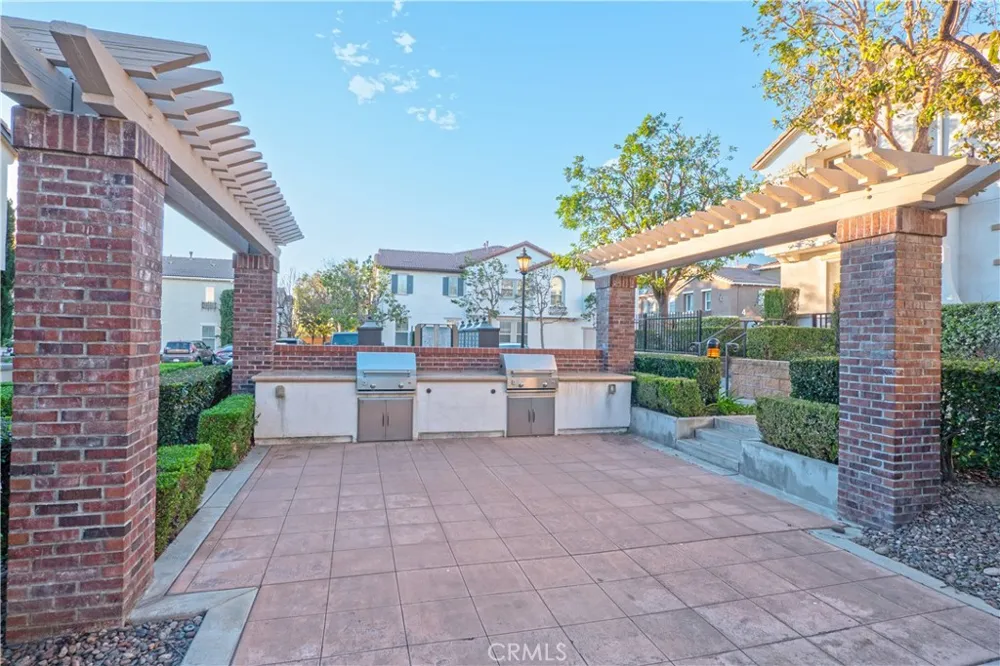 15723 Parkhouse Fontana, CA 92336