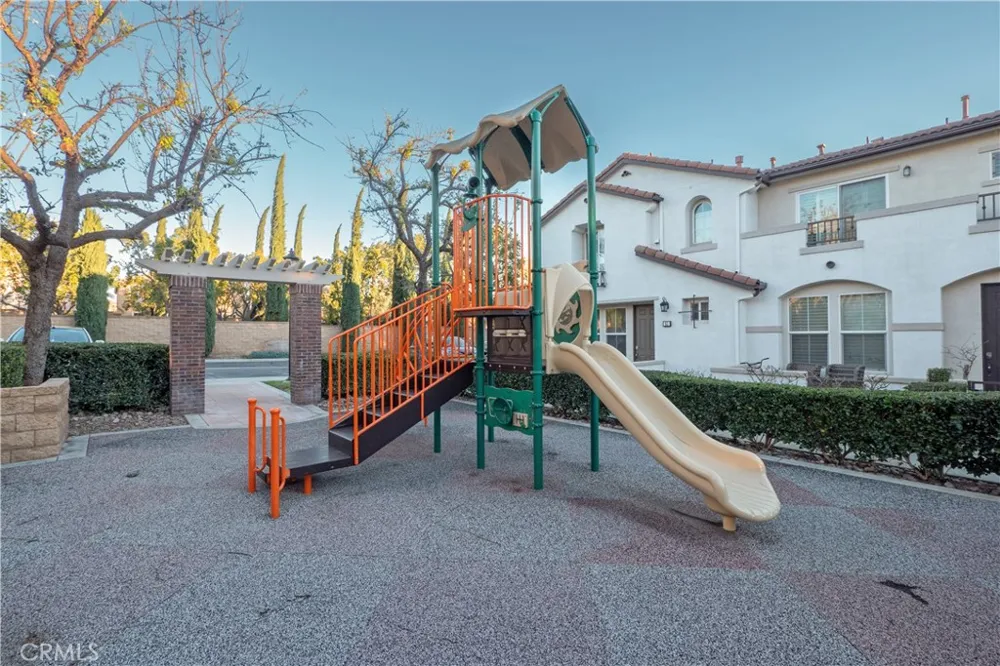 15723 Parkhouse Fontana, CA 92336