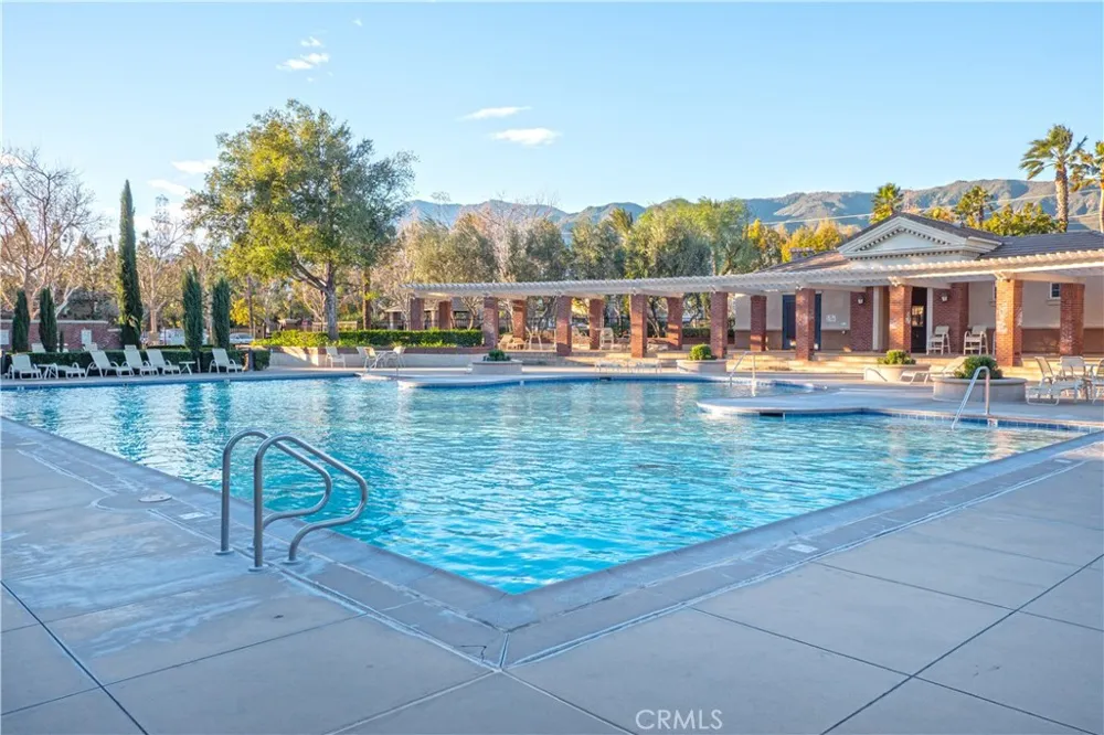 15723 Parkhouse Fontana, CA 92336